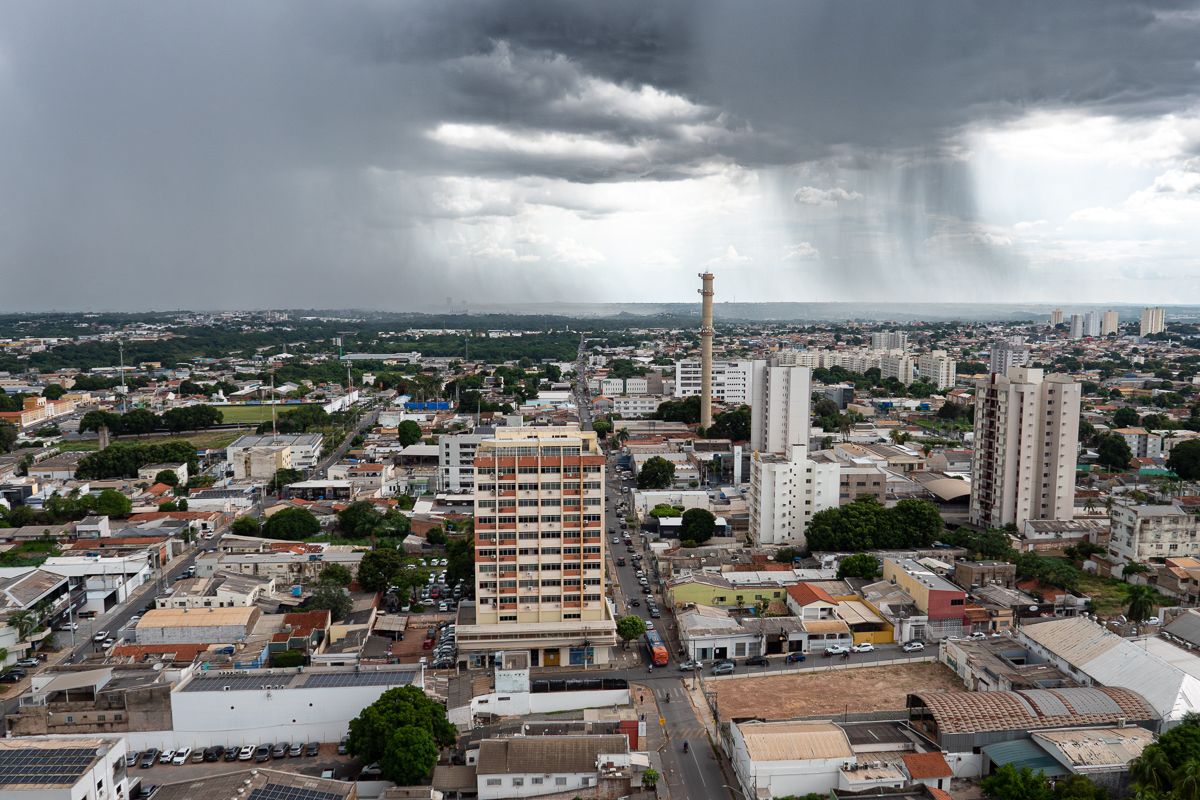 Fim de semana em Cuiabá e Chapada terá chuva e calor de 30°C