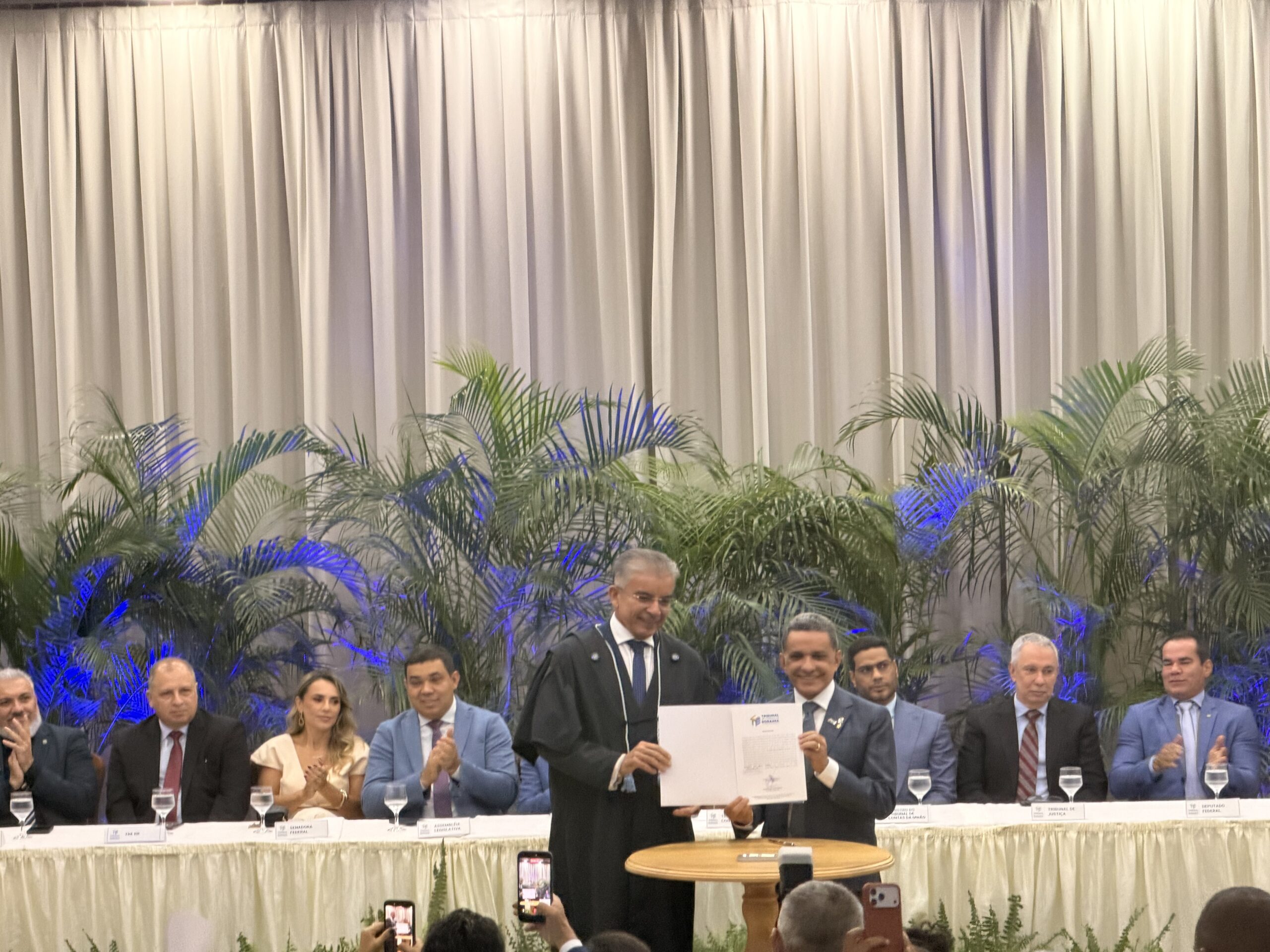 Mecias de Jesus toma posse como conselheiro do TCE-RR e promete contribuir com governo e municípios