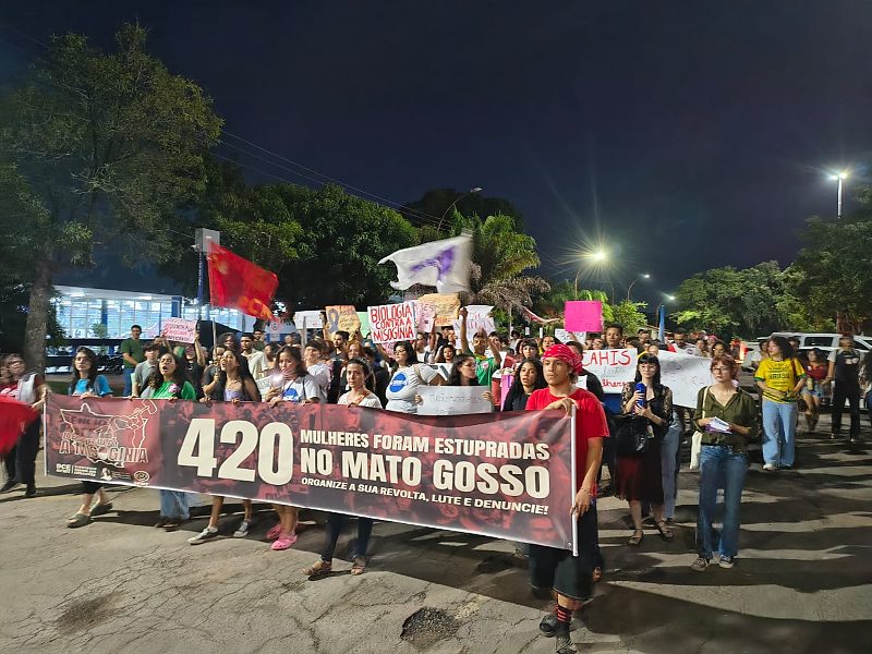 Em manifestação, estudantes pedem expulsão de envolvidos na “lista de estupráveis” | Rdnews