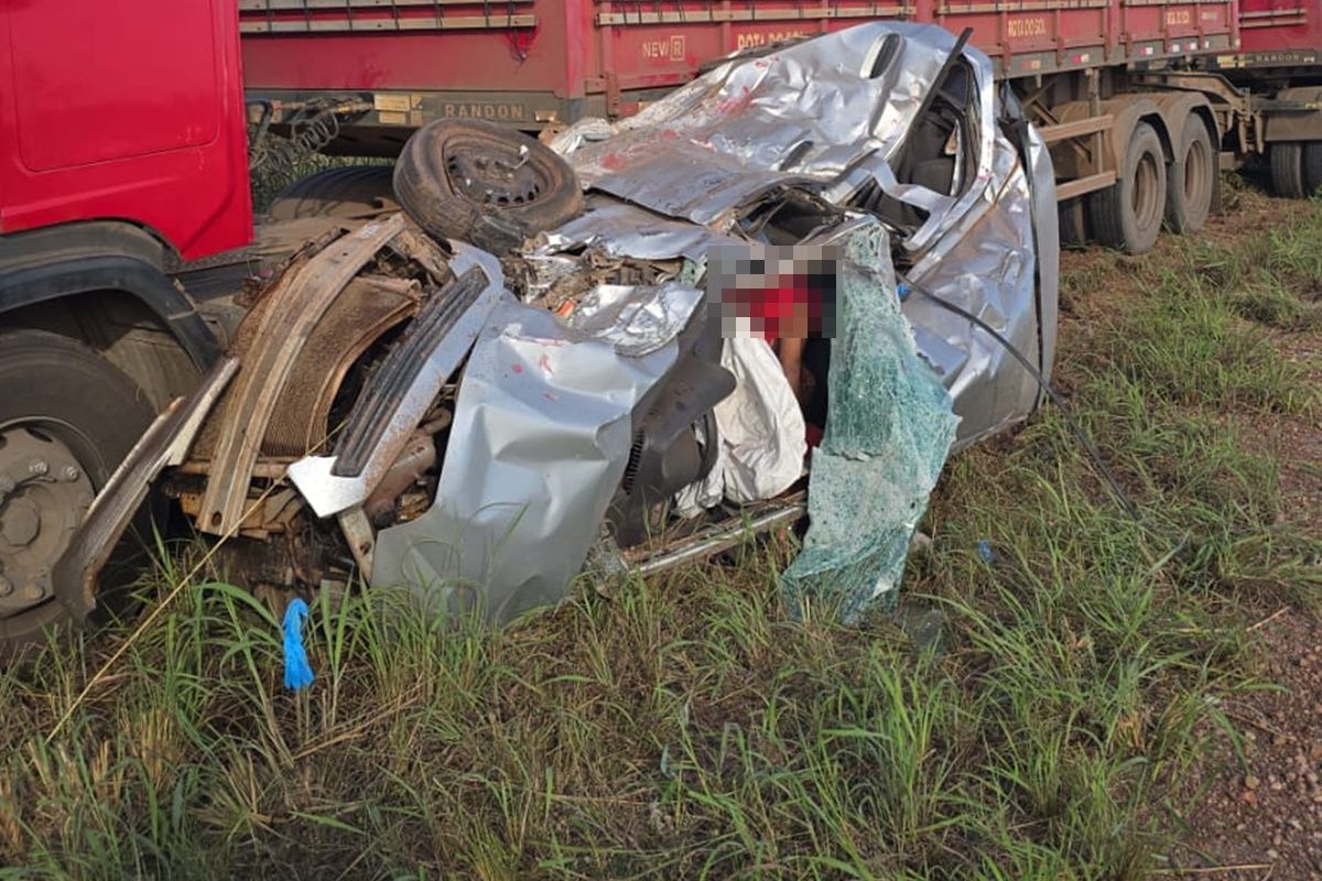 Passageiro de Onix morre em colisão com carreta na MT-010; vídeo