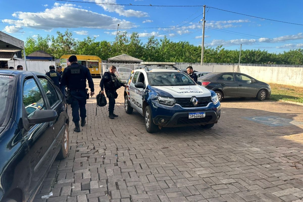 Invasão em UPA foi tentativa de assalto; Polícia caça suspeitos