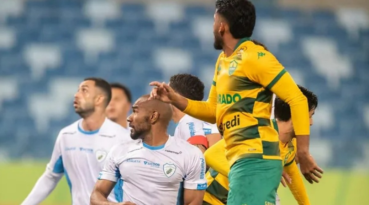 Vinícius Peixoto marca duas vezes e salva o Cuiabá diante do Londrina | Rdnews