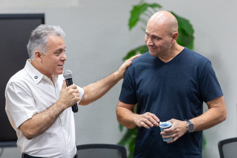 Reginaldo deixa Obras e segue na Educao | FOLHAMAX