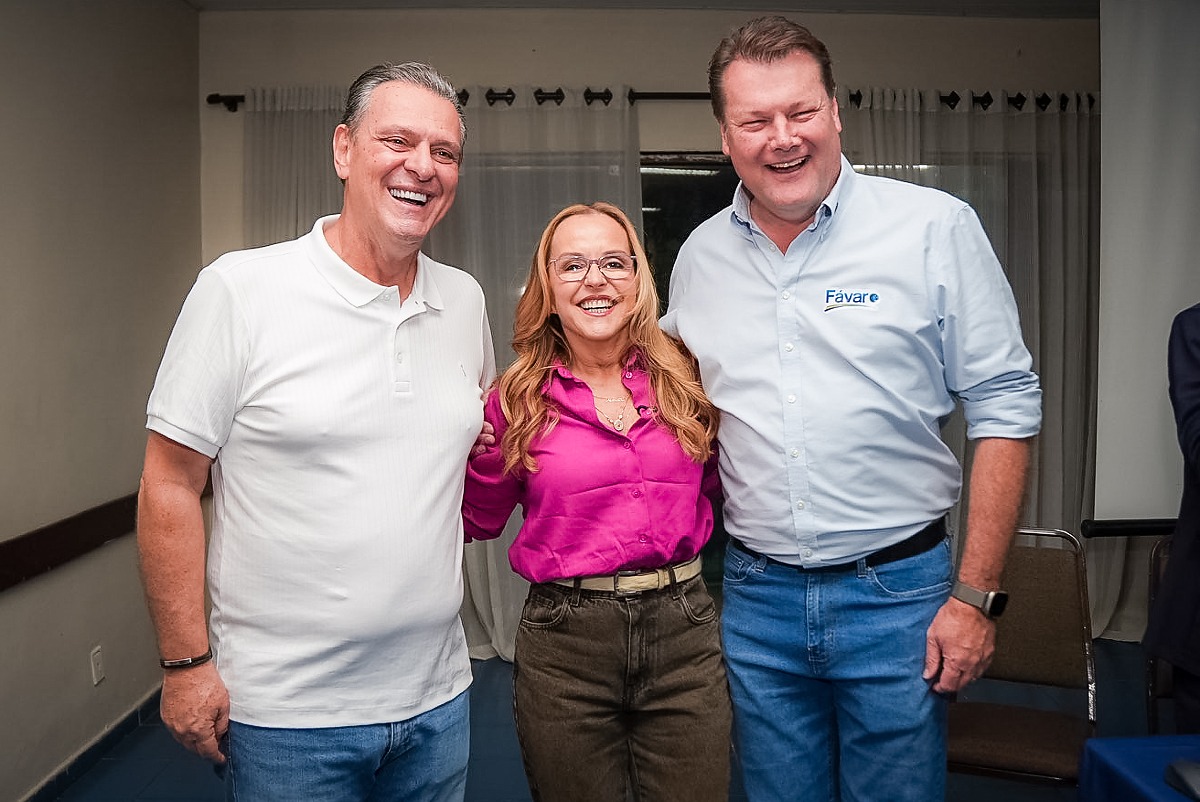 Carlos Fávaro, Natasha Slhessarenko e Alexandre Schenkel 