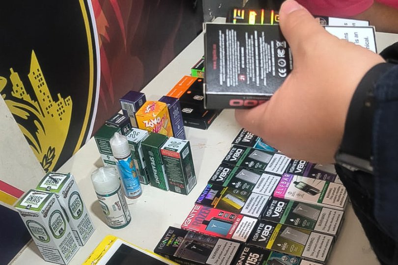 GM apreende 67 vapera abordagem na frente de escola em VG | FOLHAMAX