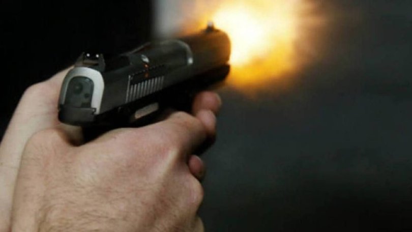 Amigo atira contra convidado de aniversrio em suposto assdio | FOLHAMAX