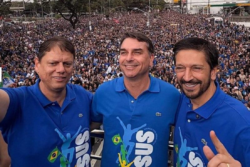 Tarcísio se afasta aos poucos do bolsonarismo enquanto flerta com 2030 | Rdnews