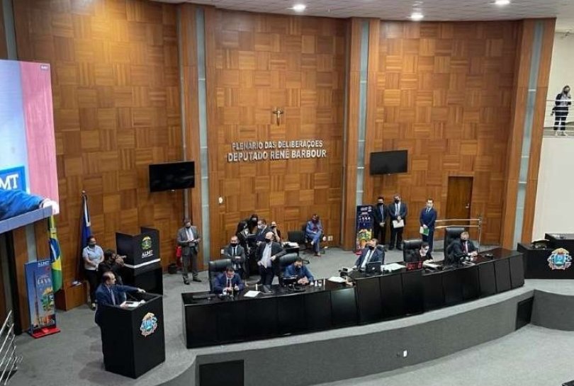 AL concede frias a 1,2 mil servidores no auge da campanha | FOLHAMAX