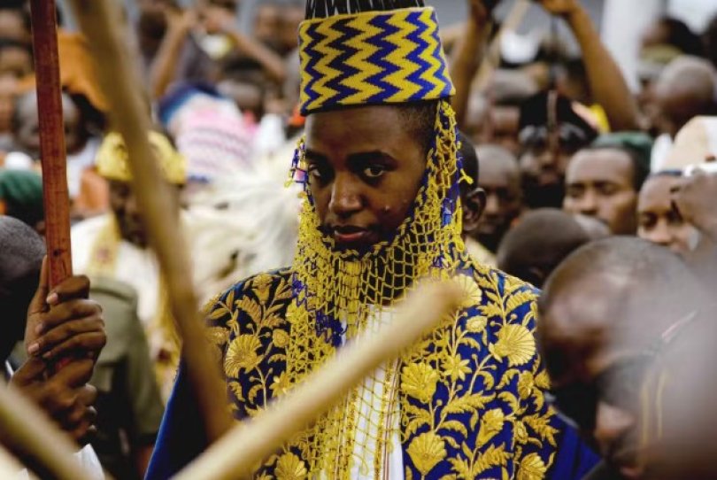 Rei de Uganda, que foi monarca mais jovem do mundo,