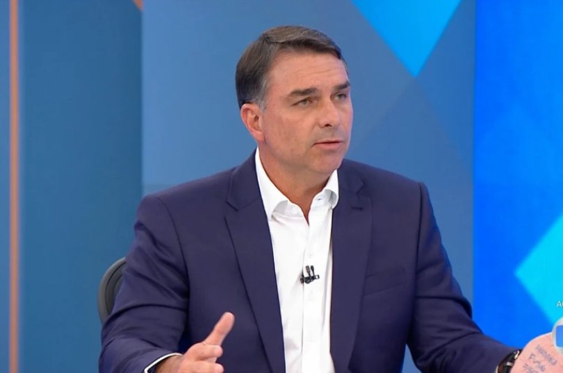 Flvio se esquiva sobre contrato de Dark Horse e Vorcaro | FOLHAMAX