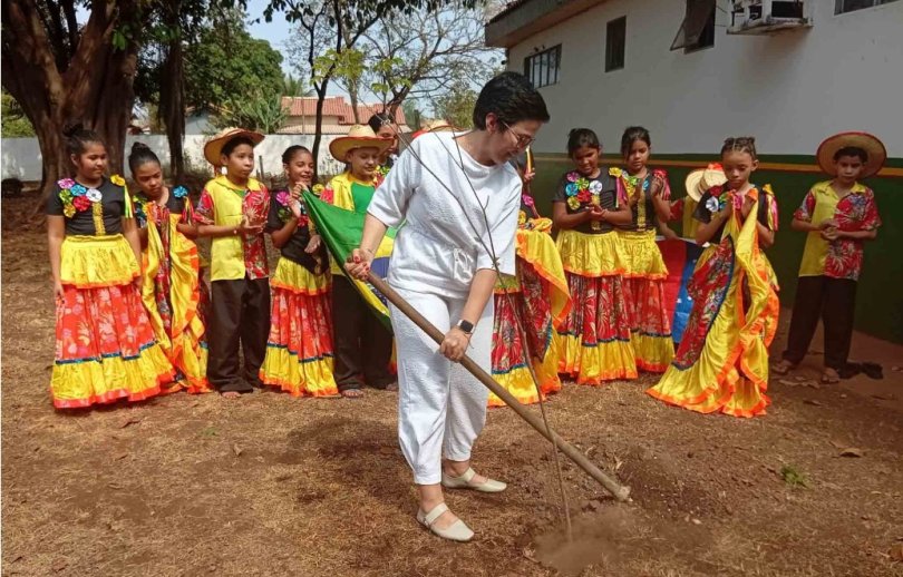 Escola em VG encerra evento com danas e ato ecolgico | FOLHAMAX