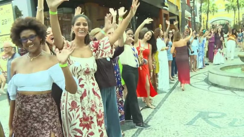 Mulheres altas se renem para falar de preconceito e esteritipos | FOLHAMAX