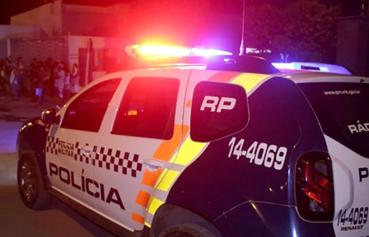 Bando armado invade sítio, espanca vítimas, rouba motos e força fazer Pix | Rdnews