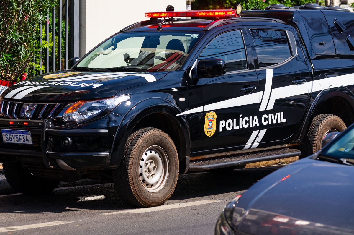Mulher vai à delegacia pedir medida protetiva e acaba presa em MT