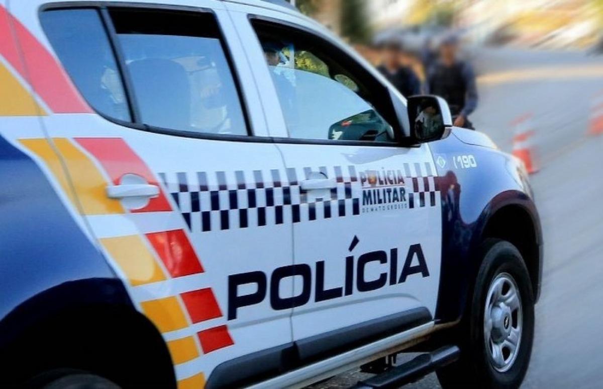 Funcionário de lava a jato bate carro, derruba poste e deixa grávida ferida | Rdnews