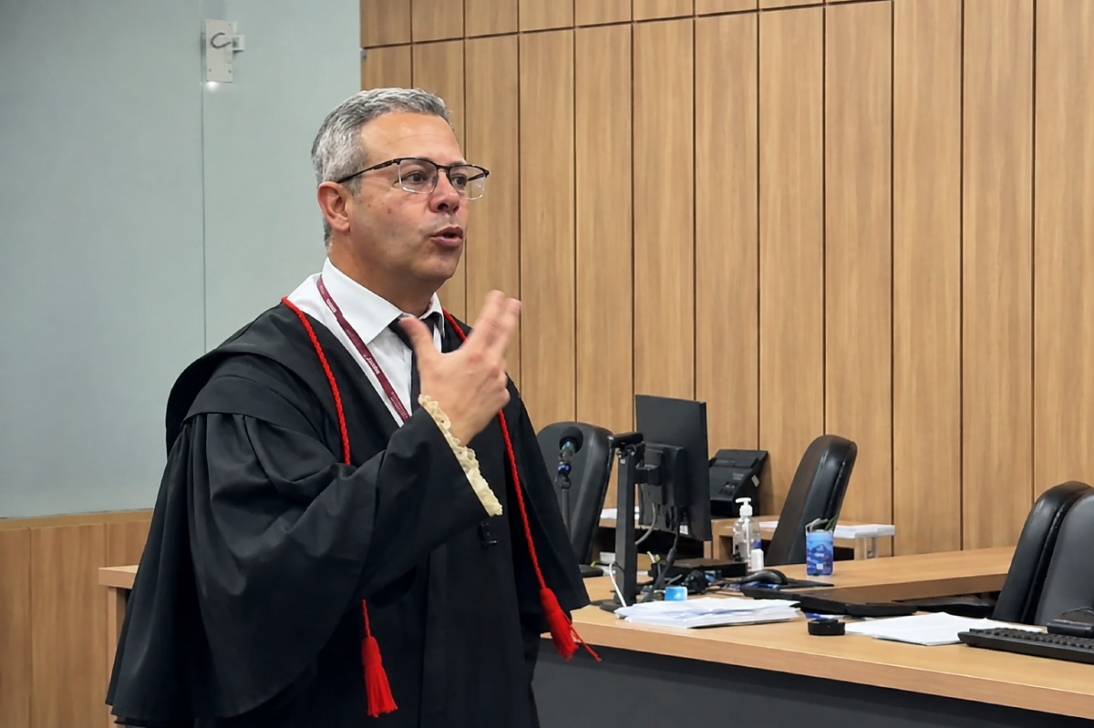 Promotor revela que defesa expôs irmão de Thays e o afastou do júri | Rdnews