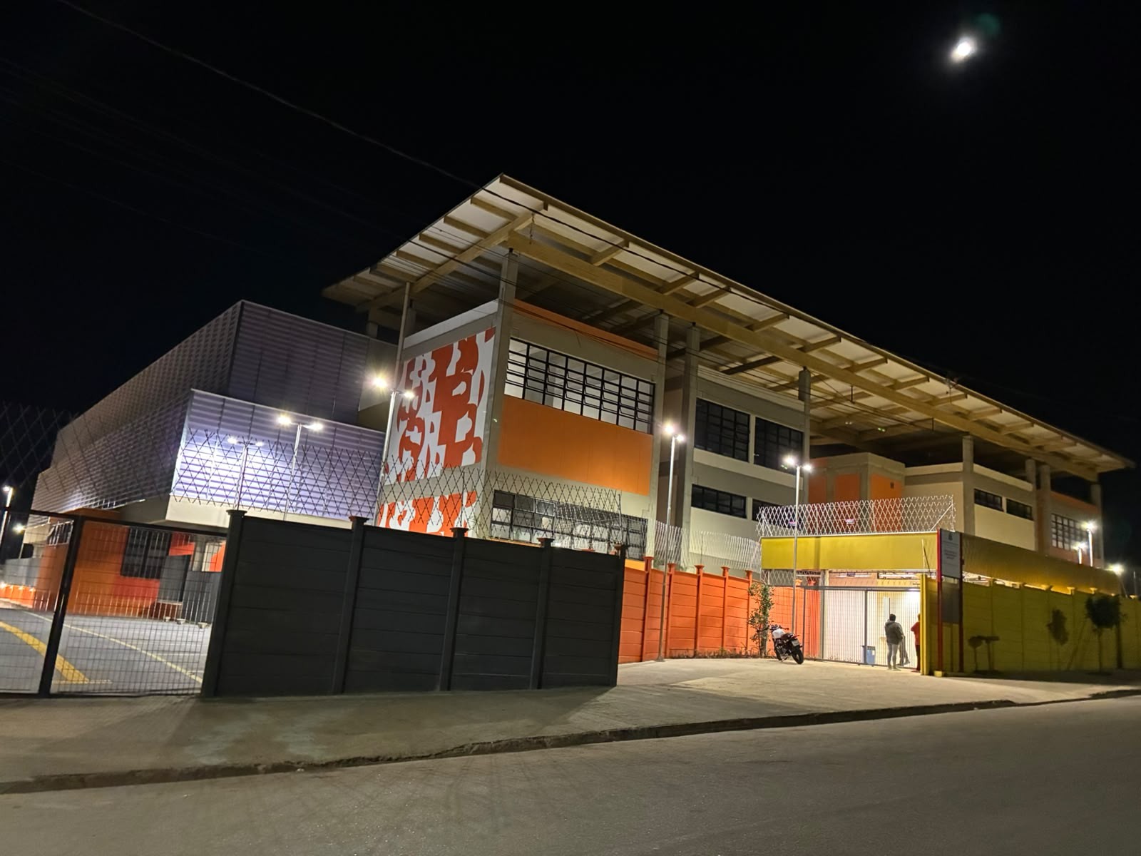 Polícia prende quadrilha suspeita de invadir escola, fazer dois reféns e roubar eletrônicos em Itapetininga