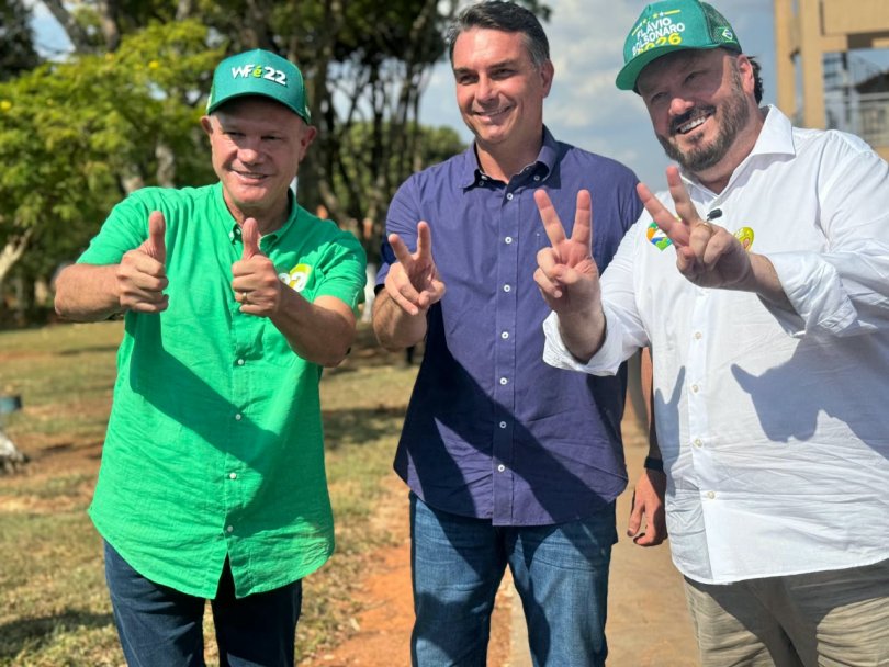WF faz malabarismo para achar Flavio | FOLHAMAX