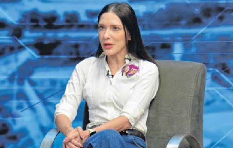 Janaina vai ao STF contra aliados | FOLHAMAX