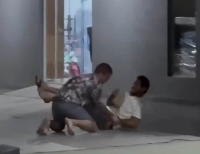 Vdeo mostra manaco atacando homem com pedradas at desmaiar | FOLHAMAX