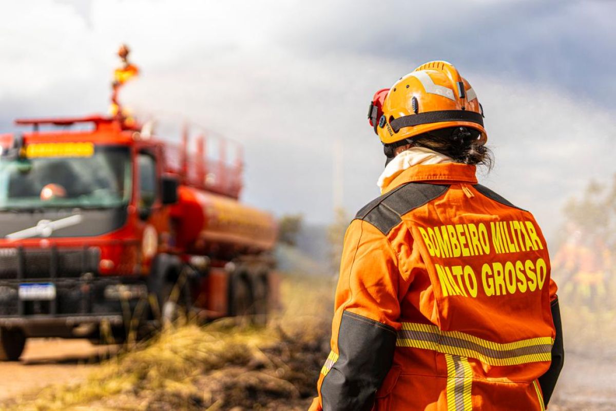 Corpo de Bombeiros combate 13 incêndios florestais em MT