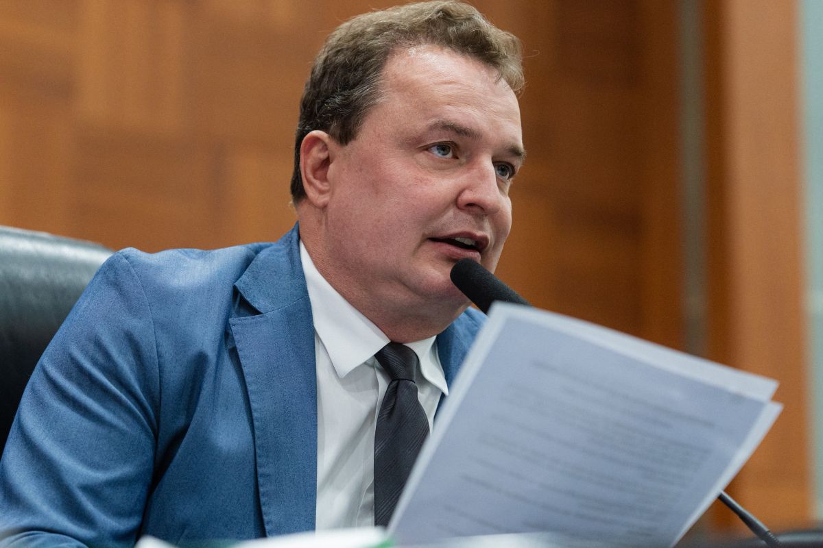 Russi exige da Caixa data para entrega de 1.416 casas em MT