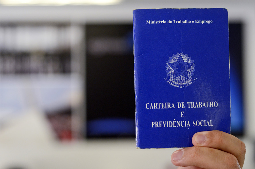 Três em cada dez MEIs abertas são de CLTistas, diz estudo