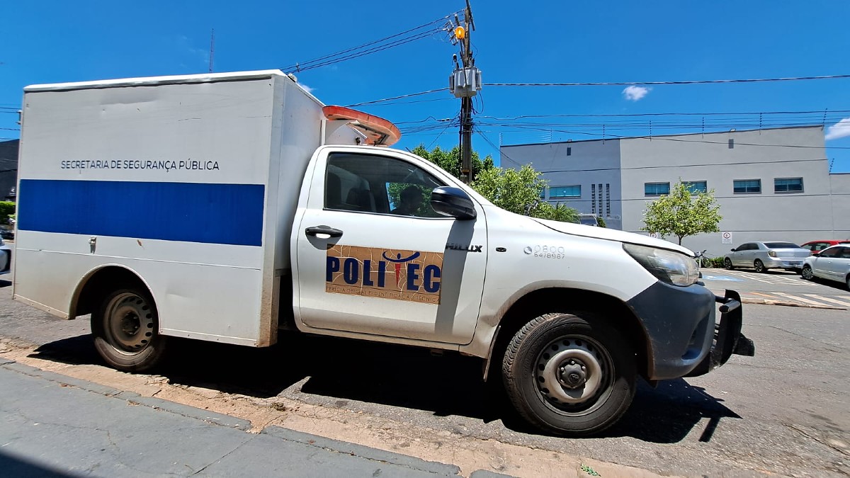 Homem morre eletrocutado ao tentar limpar calha durante chuva | Rdnews