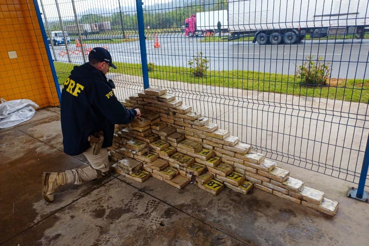 PRF faz maior apreensão de cocaína do ano em SP