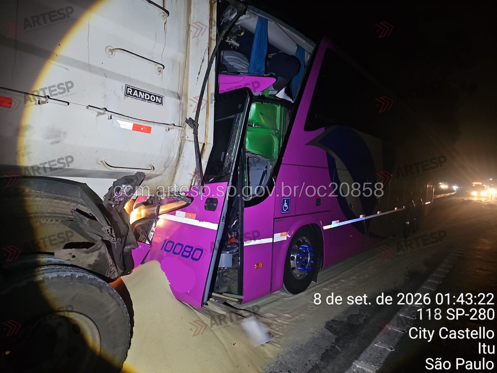 Acidente na Castello Branco: Ônibus bate em carreta e fere 8 em Itu