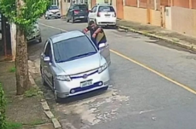 Mulher esfaqueada dentro de carro e ex-namorado acaba preso | FOLHAMAX