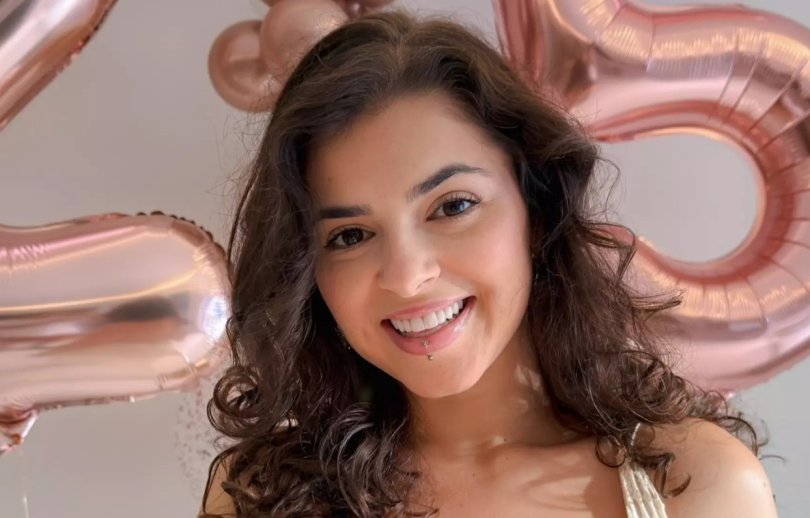 Miss Bumbum diz que assinante de plataforma adulta se casou com os ps dela | FOLHAMAX