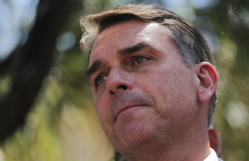 Lindbergh Farias aciona PF e pede investigao de Flvio | FOLHAMAX