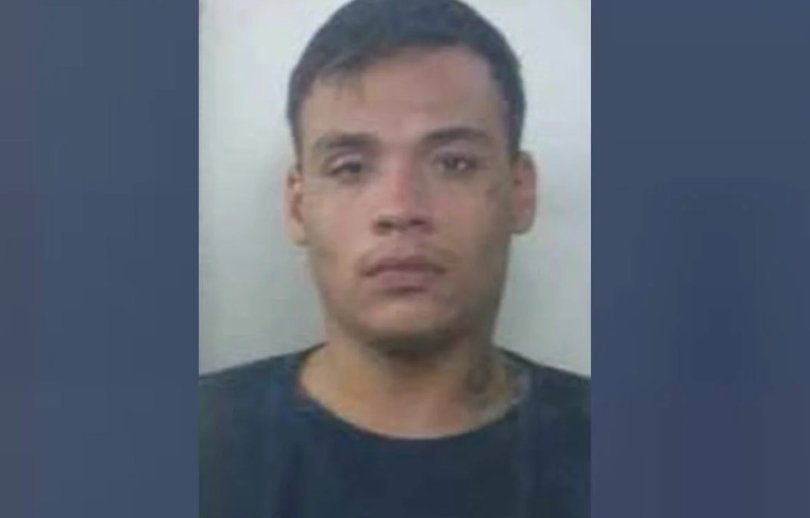 Vizinho suspeito de matar casal em casa se entrega polcia | FOLHAMAX