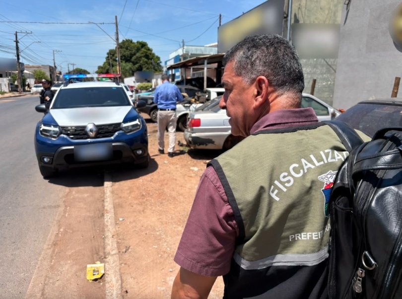 Prefeitura fiscaliza oficinas no Pedra 90 | FOLHAMAX