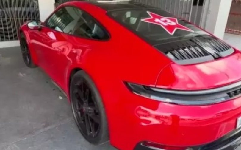 Empresrio lulista recebe Porsche de R$ 1,5 milho aps vencer aposta | FOLHAMAX