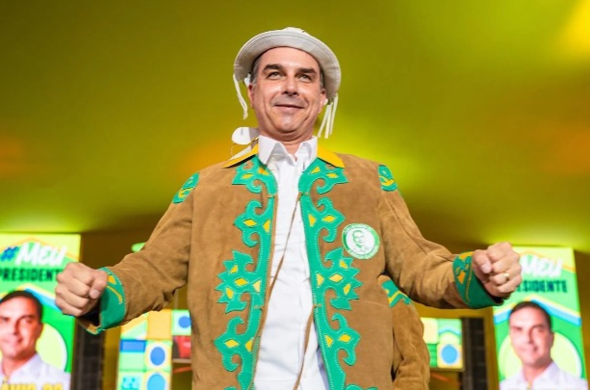 Argentina diz que Flávio entrou no país e fez escala no Equador | Rdnews
