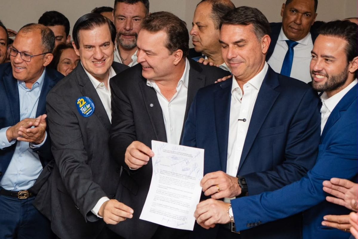 Max encontra Flávio e entrega carta de apoio: Jogo não acabou