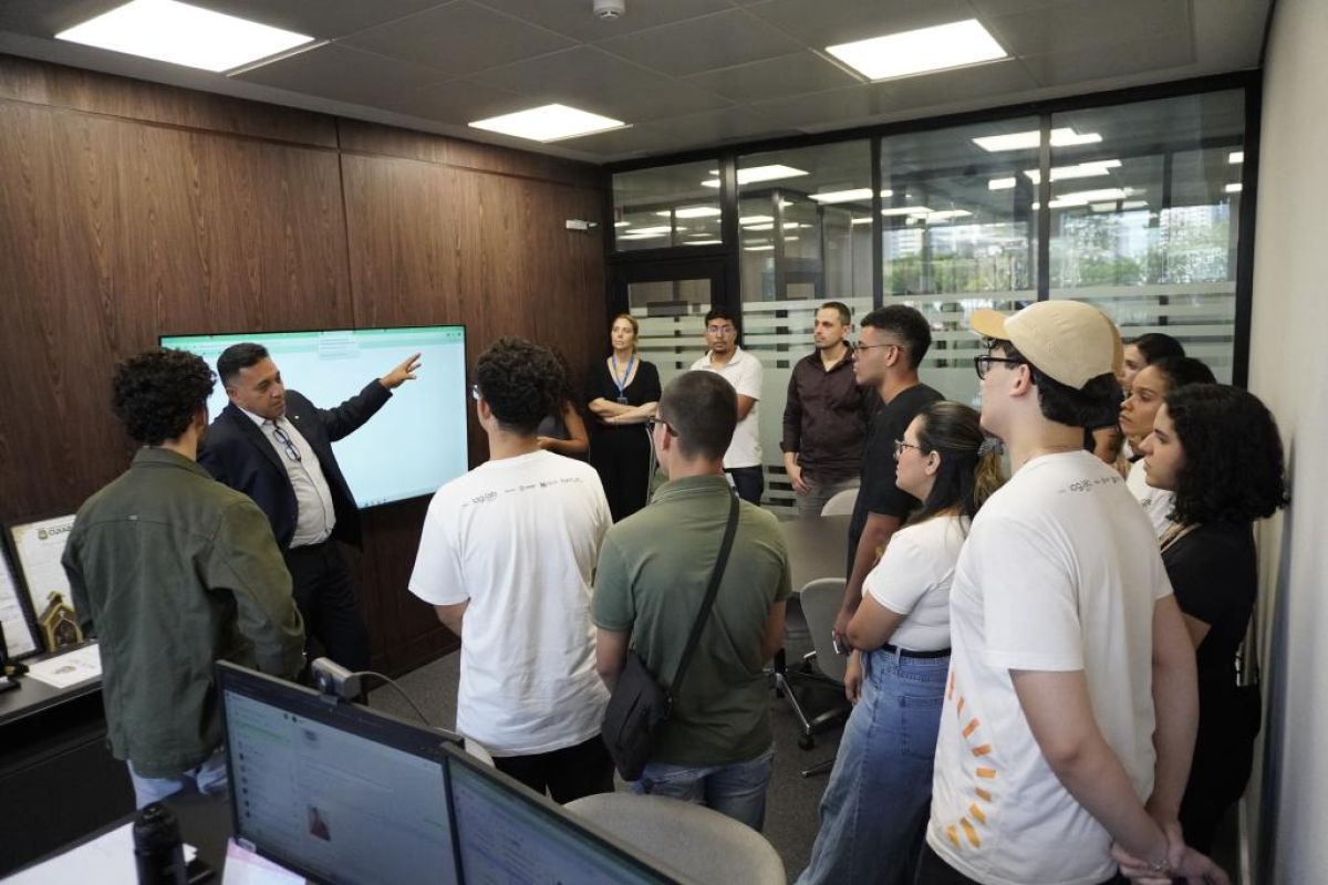 Estudantes de tecnologia da UFMT conhecem estrutura de TI da Sefaz