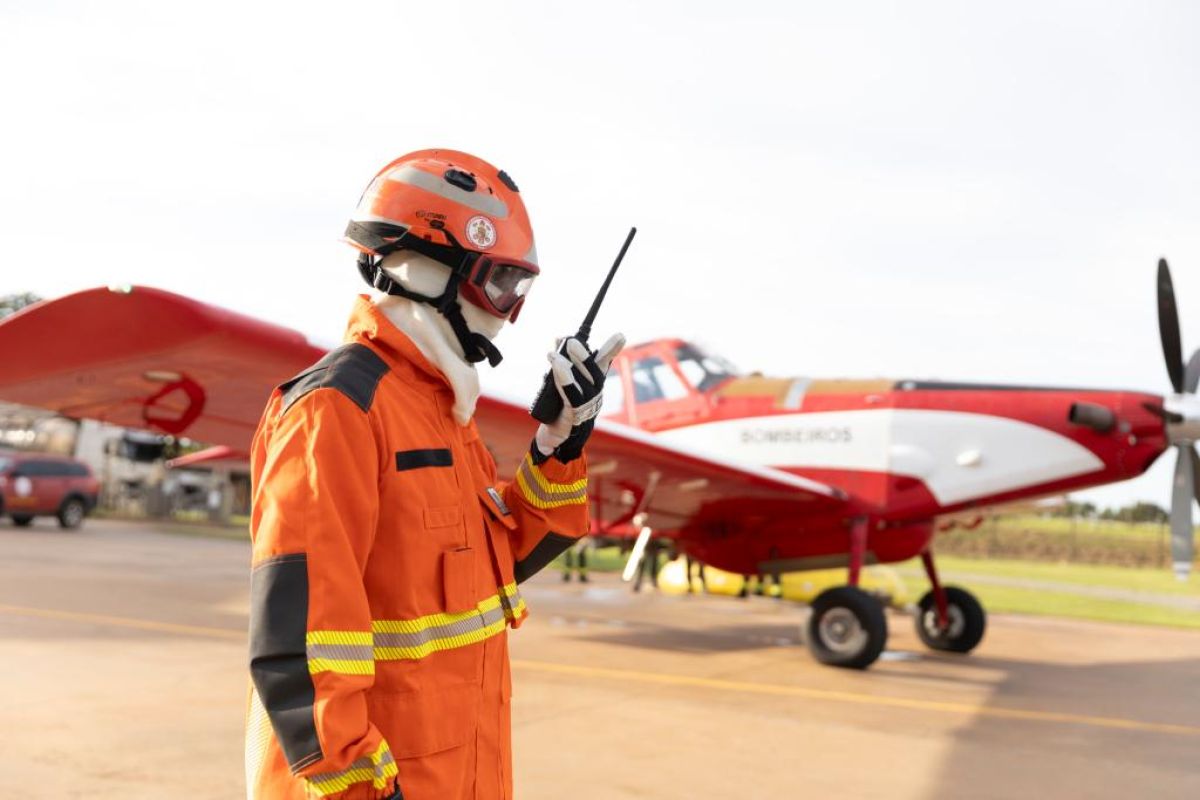 Corpo de Bombeiros combate dois incêndios florestais nesta segunda-feira (5)
