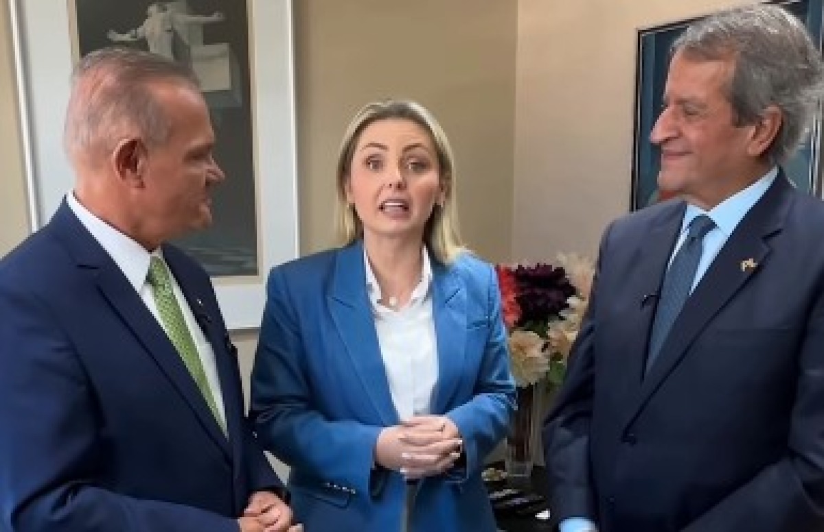 Clariana Barão anuncia apoio a Flávio e posa com Wellington e Valdemar | Rdnews