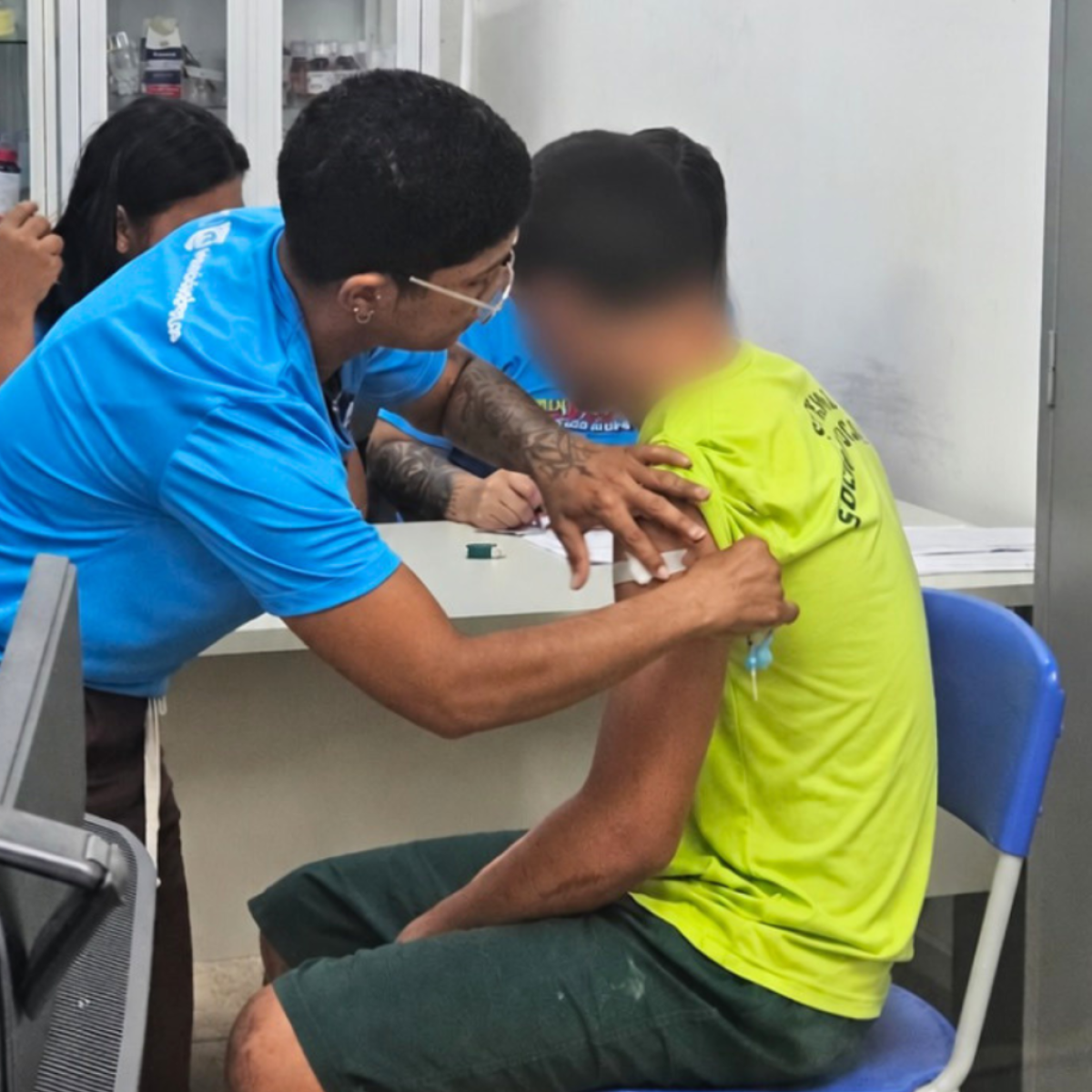 Sejus dá continuidade à campanha de vacinação no Case Masculino de Rondonópolis
